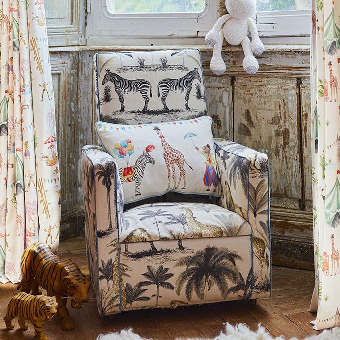 Le Cirque du Chateau Circus Cushion - Image 3