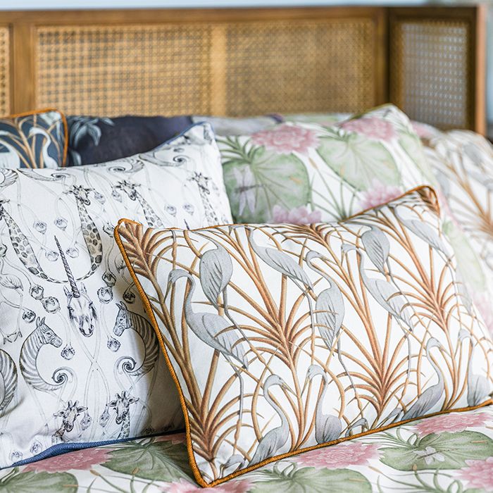 Nouveau Heron Rectangle Cushion - Image 2