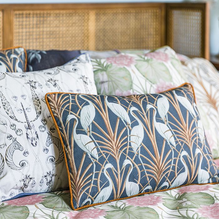 Nouveau Heron Rectangle Cushion - Image 4