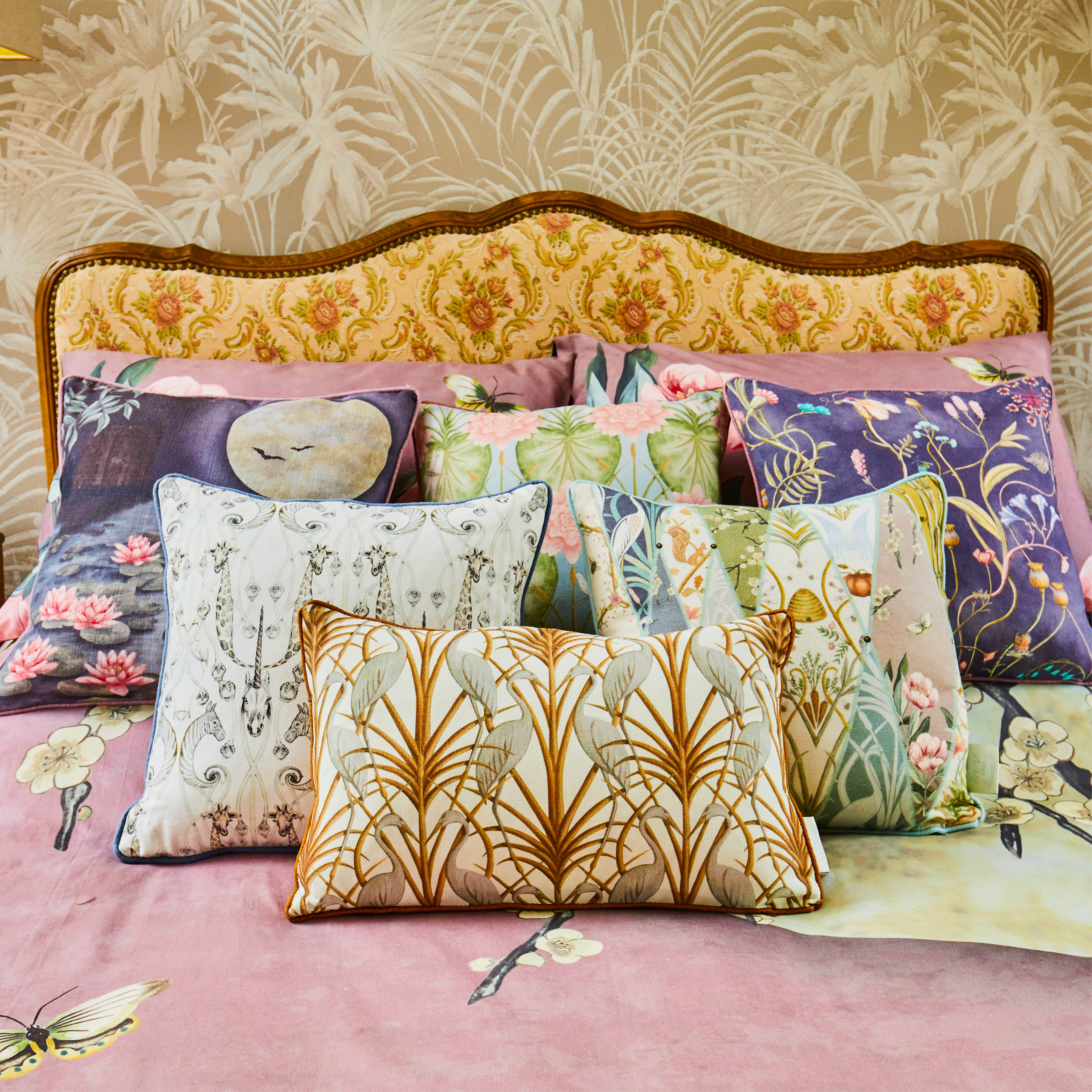 Nouveau Heron Rectangle Cushion - Image 6