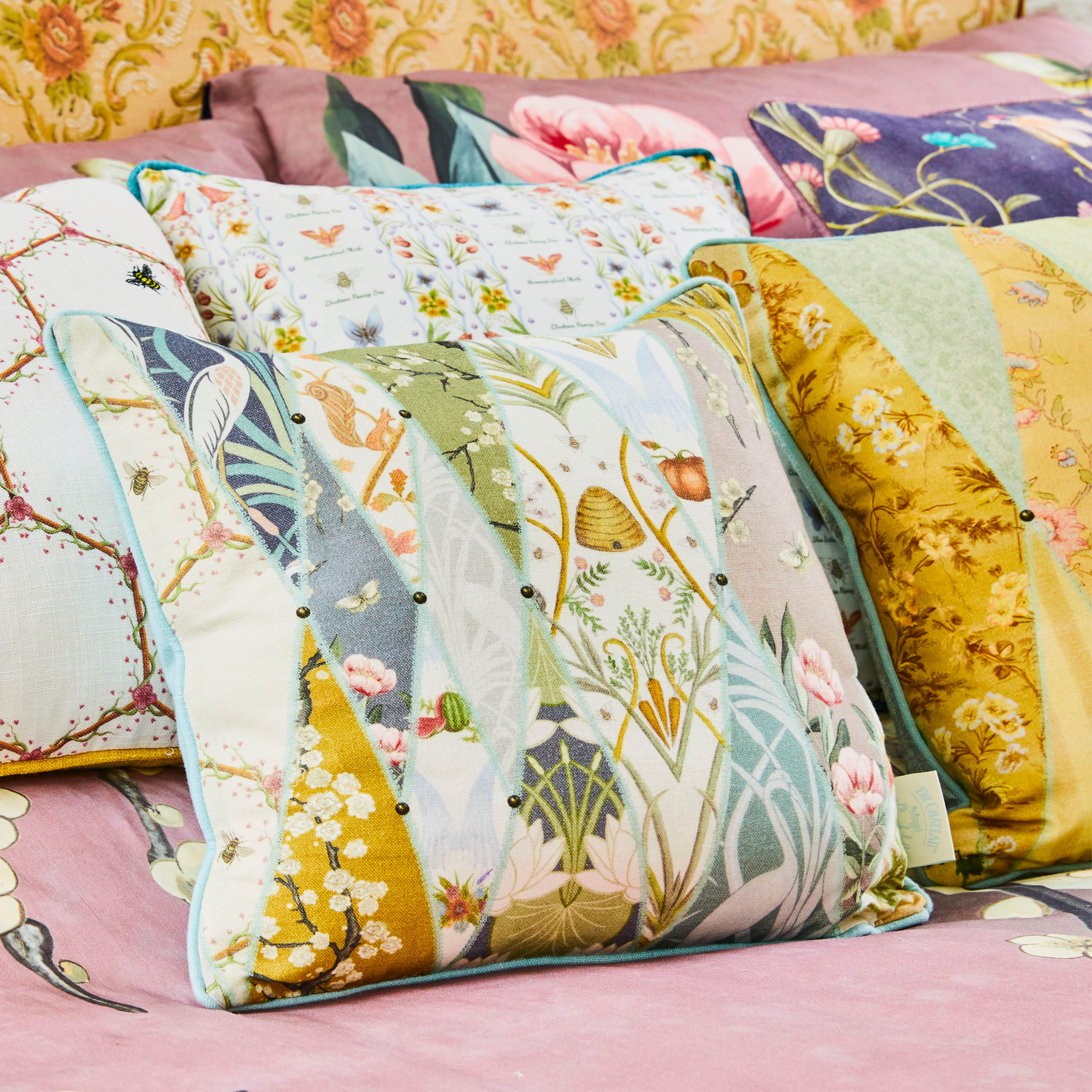 Nouveau Wallpaper Cushion - Image 5